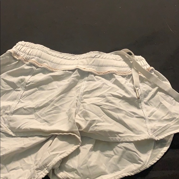 White lululemon shorts - Picture 6 of 6